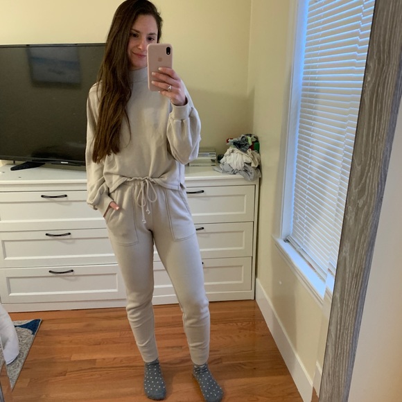 Meet Your Posher! - Picture 5 of 7